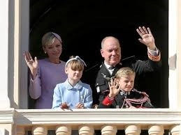 La Famille Princière au balcon